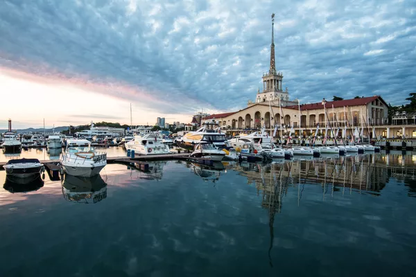 Thuyền trên bến đậu ở Sochi Thuyền trên bến đậu ở Sochi - Sputnik Việt Nam