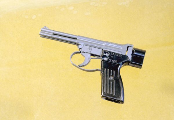 Khẩu súng lục nòng trơn bắn dưới nước 4,5 mm SPP-1  - Sputnik Việt Nam