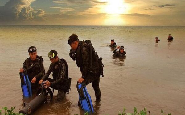 Bộ đội đặc công nước Việt Nam huấn luyện chiến đấu - Sputnik Việt Nam