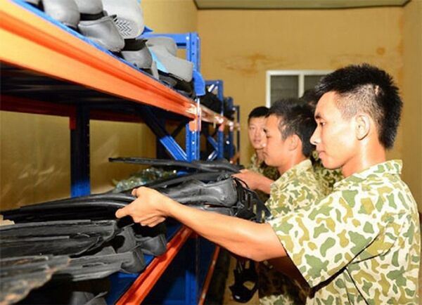 Bảo quản tốt vũ khí, trang bị sau giờ huấn luyện - Sputnik Việt Nam