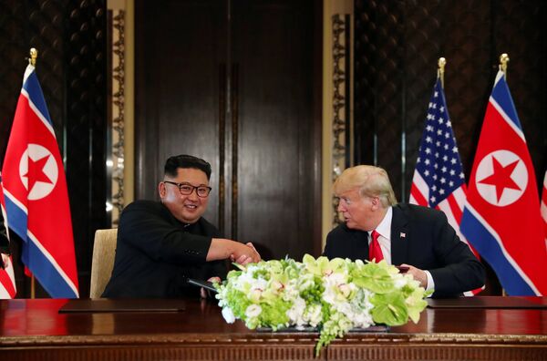 Kim Jong-un và Donald Trump - Sputnik Việt Nam