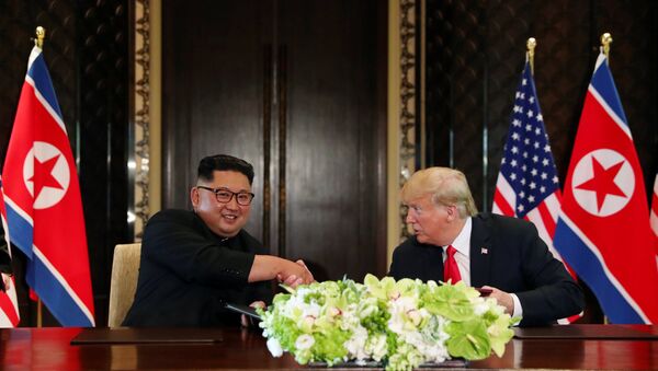 Kim Jong-un và Donald Trump - Sputnik Việt Nam