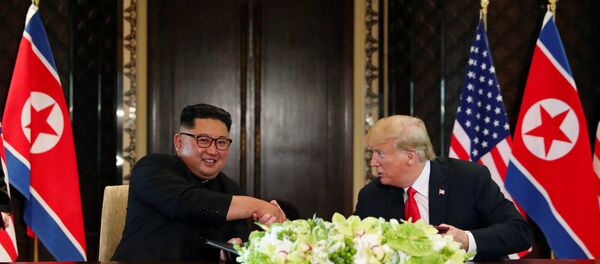 Kim Jong-un và Donald Trump - Sputnik Việt Nam