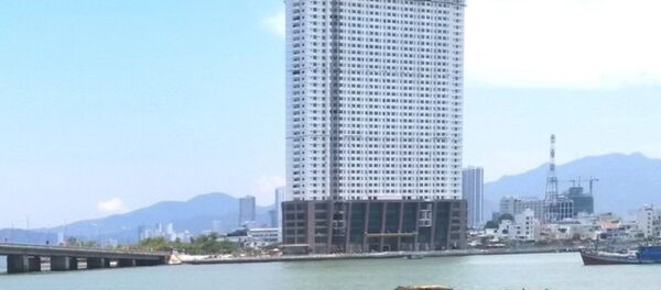 Dự án khách sạn, căn hộ Mường Thanh Khánh Hòa đã xây 43 tầng gần ngay đầu cầu Trần Phú, TP Nha Trang - Sputnik Việt Nam