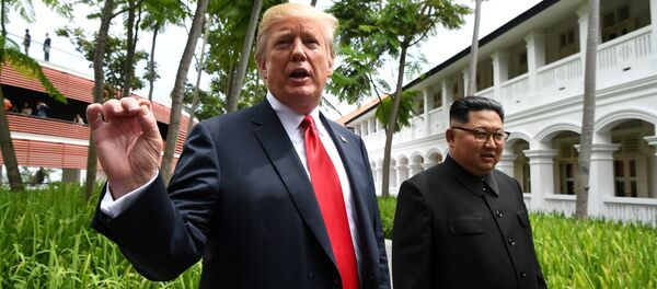Kim Jong-un và Donald Trump - Sputnik Việt Nam