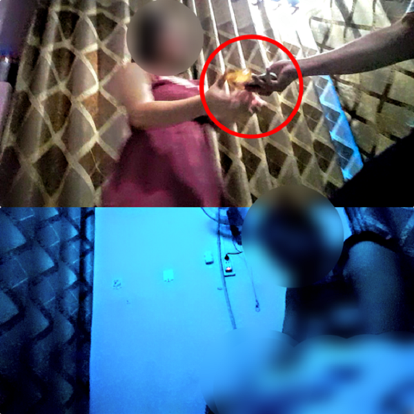 Tiếp viên ở tiệm gội đầu Vân Nhi trên đường Nguyễn Thị Định, Q2 đang kích dục và nhận tiền của khách - Sputnik Việt Nam