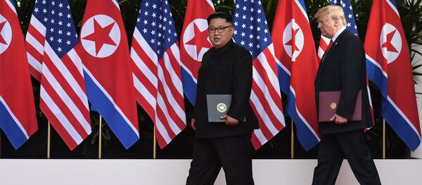 Kim Jong-un và Donald Trump - Sputnik Việt Nam