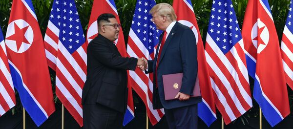 Kim Jong-un và Donald Trump - Sputnik Việt Nam