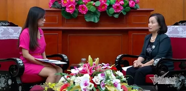 Nhà báo Phạm Huyền và bà Bùi Thị Thanh, PCT UBTW MTTVN Nhà báo Phạm Huyền và bà Bùi Thị Thanh, PCT UBTW MTTVN - Sputnik Việt Nam