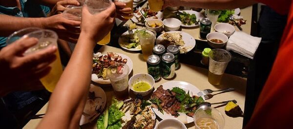 Văn hóa nhậu bia rượu của người Việt. - Sputnik Việt Nam