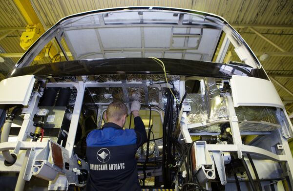 Lắp rắp xe buýt PAZ Vector  - Sputnik Việt Nam