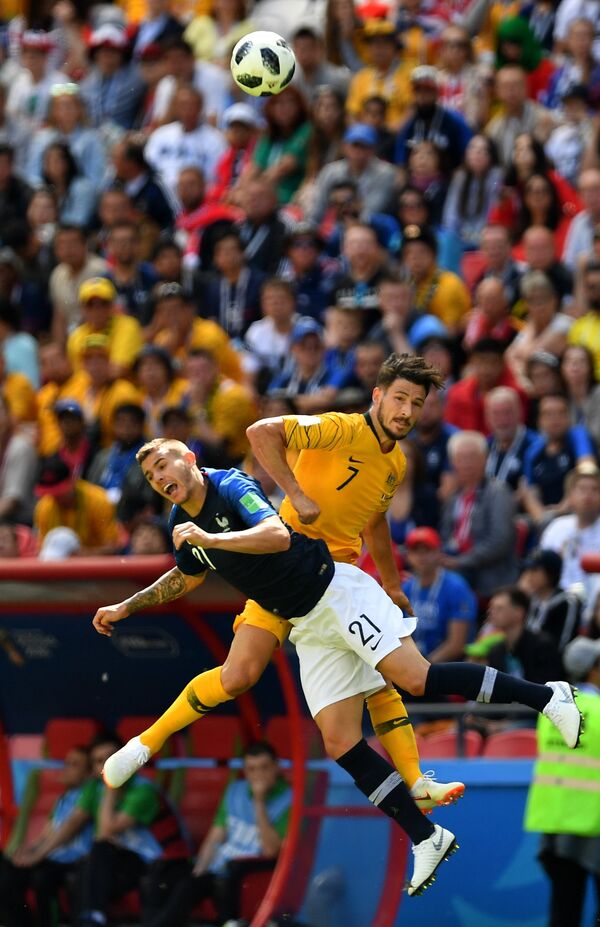 Bóng đá. World Cup-2018. Trận đấu giữa hai đội tuyển Pháp và Australia - Sputnik Việt Nam