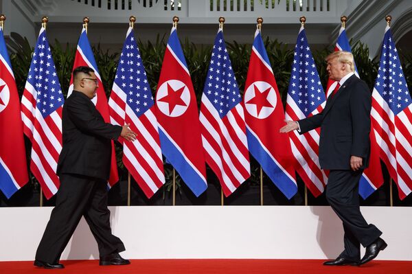 Kim Jong-un và Donald Trump Kim Jong-un và Donald Trump - Sputnik Việt Nam