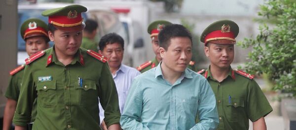 Bị cáo Hà Văn Thắm, nguyên chủ tịch Oceanbank Bị cáo Hà Văn Thắm, nguyên chủ tịch Oceanbank - Sputnik Việt Nam