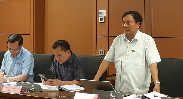 Bà Quyết Tâm rất đau lòng khi nghe 'bớt 1 ông Hội đồng được bao nhiêu tiền' Bà Quyết Tâm rất đau lòng khi nghe 'bớt 1 ông Hội đồng được bao nhiêu tiền'