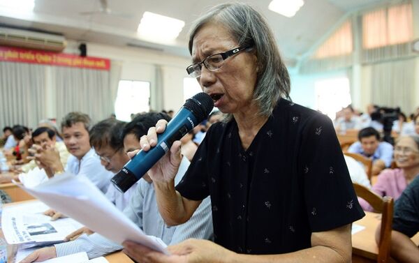 Theo lời bà Nguyễn Thị Dung (phường Bình An), từ một người có nhà, có đất, có công việc kinh doanh, giờ đây bà trắng tay. - Sputnik Việt Nam