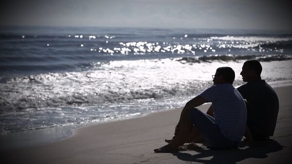 HAI ANH EM NIKOLAI VÀ OLEG BÊN BỜ BIỂN QUẢNG BÌNH HAI ANH EM NIKOLAI VÀ OLEG BÊN BỜ BIỂN QUẢNG BÌNH - Sputnik Việt Nam