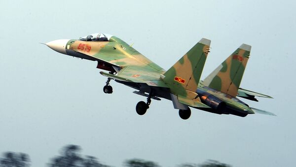 Một chiếc Su-30MK2 ở Trung đoàn không quân 923 - Sputnik Việt Nam