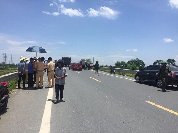 Cơ quan điều tra tiến hành khám nghiệm bổ sung hiện trường vào trưa 20/6. - Sputnik Việt Nam