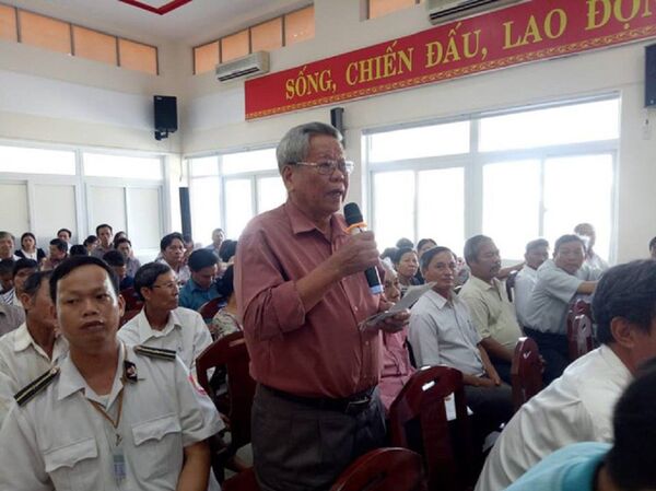 Cử tri Hoàng Đình Cảnh giám đốc công an tiền đâu mua biệt phủ? - Sputnik Việt Nam