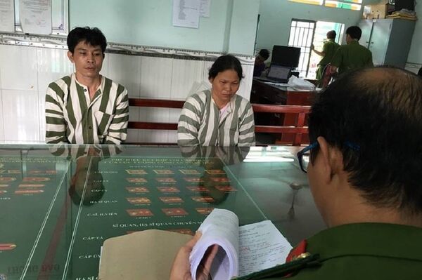 Thủy và Nghĩa tại cơ quan CSĐT. - Sputnik Việt Nam