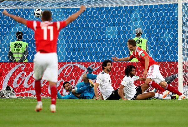 Trận đấu vòng bảng World Cup giữa đội tuyển Nga và Ai Cập - Sputnik Việt Nam