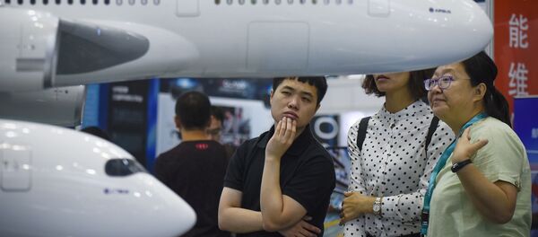 Khách tham quan tại Triển lãm hàng không vũ trụ lần thứ 17 Bắc Kinh - Sputnik Việt Nam
