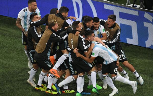 Trận đấu vòng bảng World Cup giữa đội tuyển Argentina và Nigeria - Sputnik Việt Nam