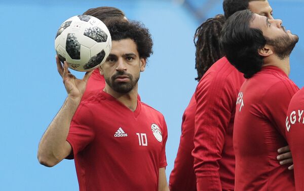 Mohamed Salah trước trận đấu vòng bảng World Cup giữa đội tuyển Nga và Ai Cập - Sputnik Việt Nam