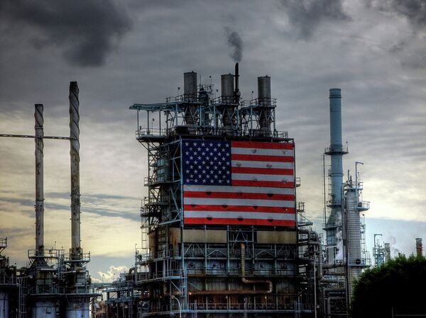 Cờ Hoa Kỳ trên nhà máy - Sputnik Việt Nam