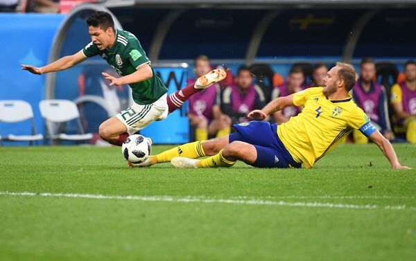 Trận đấu vòng bảng World Cup giữa đội tuyển Mexico và Thụy Điển - Sputnik Việt Nam