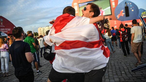 Người hâm mộ đội tuyển Anh trong trận đấu vòng bảng World Cup giữa hai đội tuyển quốc gia Tunisia và Anh - Sputnik Việt Nam