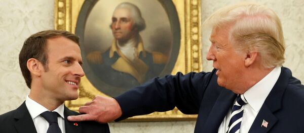 Donald Trump và Emmanuel Macron - Sputnik Việt Nam