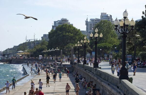 Thành phố bờ biển Yalta ở Crưm Thành phố bờ biển Yalta ở Crưm - Sputnik Việt Nam