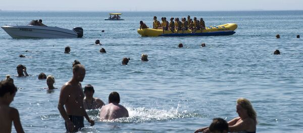 Nghỉ ngơi trên bờ Biển Đen ở Crưm Nghỉ ngơi trên bờ Biển Đen ở Crưm - Sputnik Việt Nam