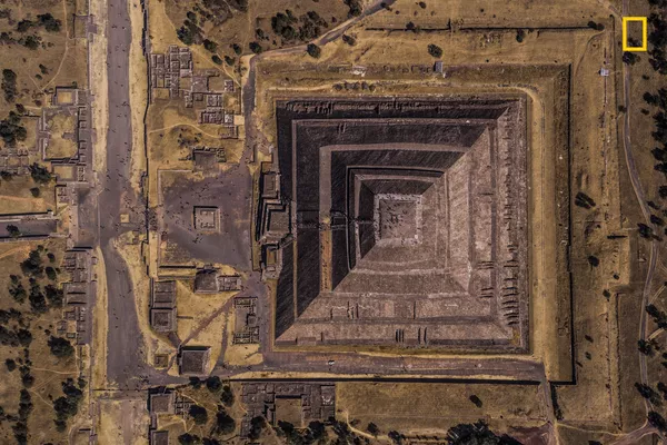 Tác phẩm của nhiếp ảnh gia Enrico Pescantini Geometry of the Sun, đoạt giải nhì trong hạng mục Thành phố trong cuộc thi ảnh 2018 National Geographic Travel Photographer of the Year Tác phẩm của nhiếp ảnh gia Enrico Pescantini Geometry of the Sun, đoạt giải nhì trong hạng mục Thành phố trong cuộc thi ảnh 2018 National Geographic Travel Photographer of the Year - Sputnik Việt Nam