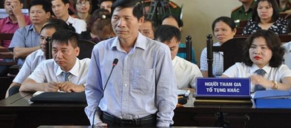 Ông Hoàng Đinh Khiếu tại phiên tòa trước đó - Sputnik Việt Nam