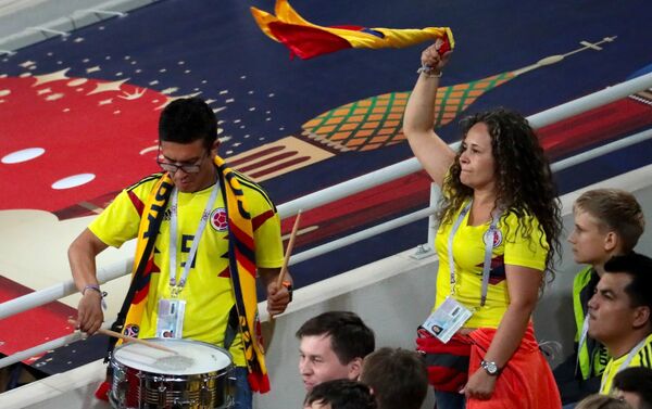 Fan bóng đá trước trận đấu World Cup giữa đội tuyển Colombia và Anh - Sputnik Việt Nam