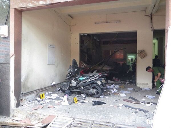 Hiện trường vụ nổ tại Công an phường 12 Tân Bình - Sputnik Việt Nam