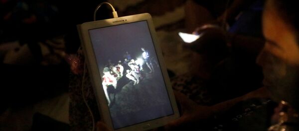 Thợ lặn cho biết khi nào bắt đầu hoạt động đưa các trẻ em ra khỏi hang ngập ở Thái Lan - Sputnik Việt Nam