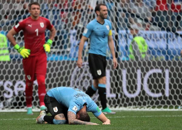 Trận đấu vòng tứ kết giữa đội tuyển Uruguay và đội tuyển Pháp  - Sputnik Việt Nam