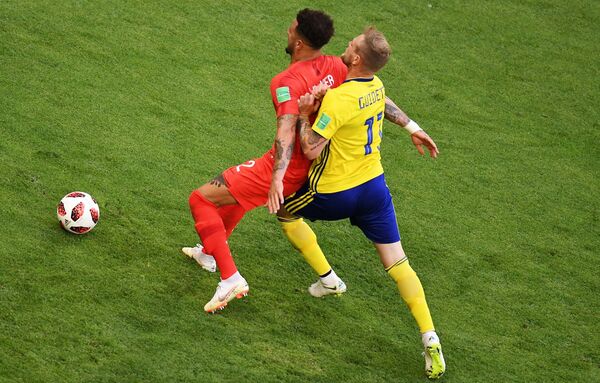 Trận đấu vòng tứ kết World Cup giữa đội tuyển Anh và Thụy Điển Trận đấu vòng tứ kết World Cup giữa đội tuyển Anh và Thụy Điển - Sputnik Việt Nam