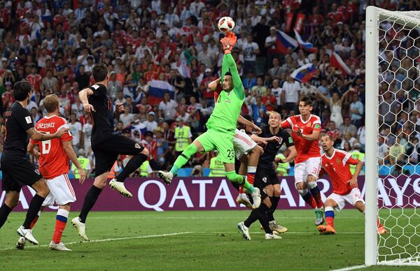 Trận đấu vòng tứ kết World Cup giữa đội tuyển Nga và Croatia Trận đấu vòng tứ kết World Cup giữa đội tuyển Nga và Croatia - Sputnik Việt Nam