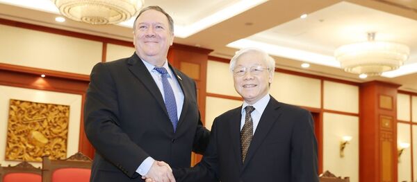 Chiều 8/7/2018, tại Trụ sở Trung ương Đảng, Tổng Bí thư Nguyễn Phú Trọng tiếp Ngoại trưởng Hoa Kỳ Mike Pompeo thăm chính thức Việt Nam. - Sputnik Việt Nam