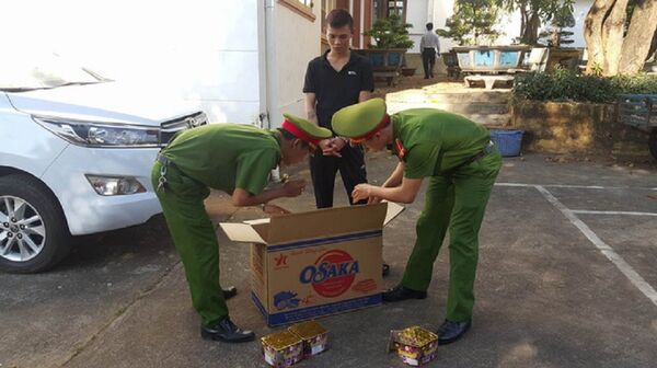 Lào Cai: Bắt giữ nhiều hàng hóa không rõ nguồn gốc thời điểm cuối năm Lào Cai: Bắt giữ nhiều hàng hóa không rõ nguồn gốc thời điểm cuối năm - Sputnik Việt Nam