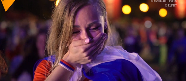 Người Nga cảm ơn đội bóng vì trận đấu trong World Cup Người Nga cảm ơn đội bóng vì trận đấu trong World Cup - Sputnik Việt Nam