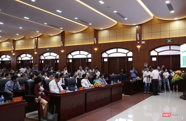  Báo chí luôn theo sát từng diễn biến của phiên họp - Sputnik Việt Nam