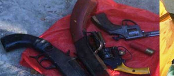 4 khẩu súng tự chế được nhóm côn đồ vứt lại khi tháo chạy - Sputnik Việt Nam