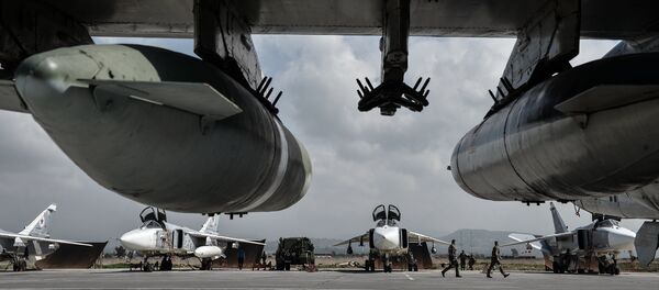 Máy bay ném bom Su-24 tại Syria Máy bay ném bom Su-24 tại Syria - Sputnik Việt Nam
