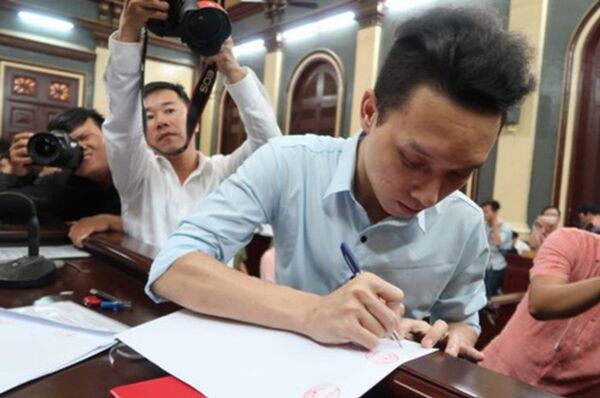 Lữ Minh Nghĩa cam kết việc thông cung là có thật - Sputnik Việt Nam